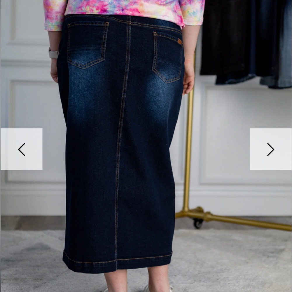 NWT NUGGLES DENIM SKIRT 31”